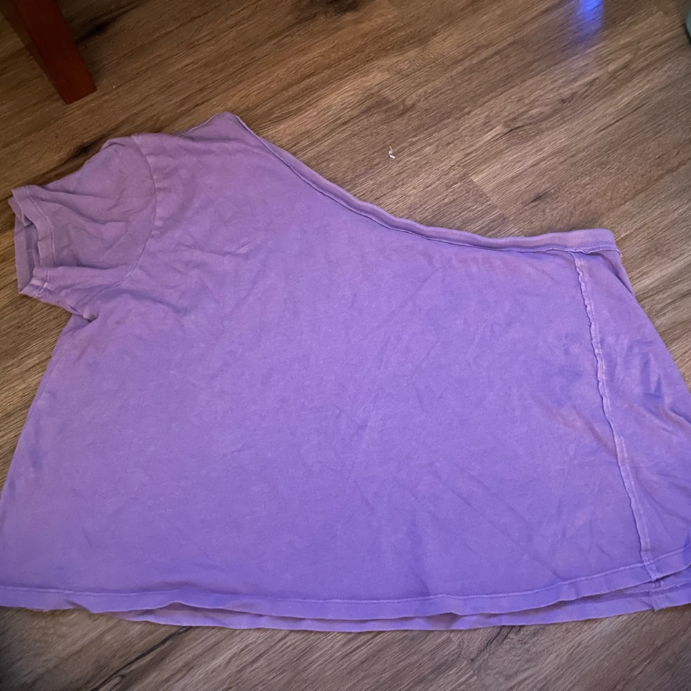 Free people on shoulder t-shirt